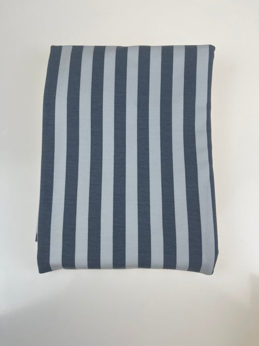 VERTICAL  GREY WHITE