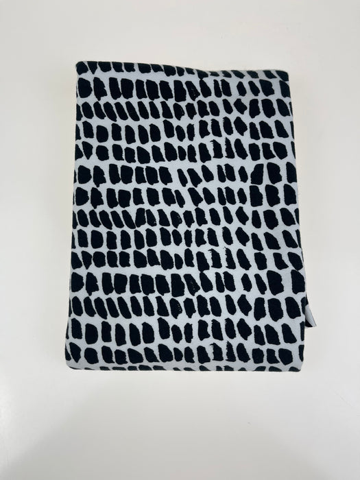 BRUSH STROKES BLACK & WHITE - COLLEGE