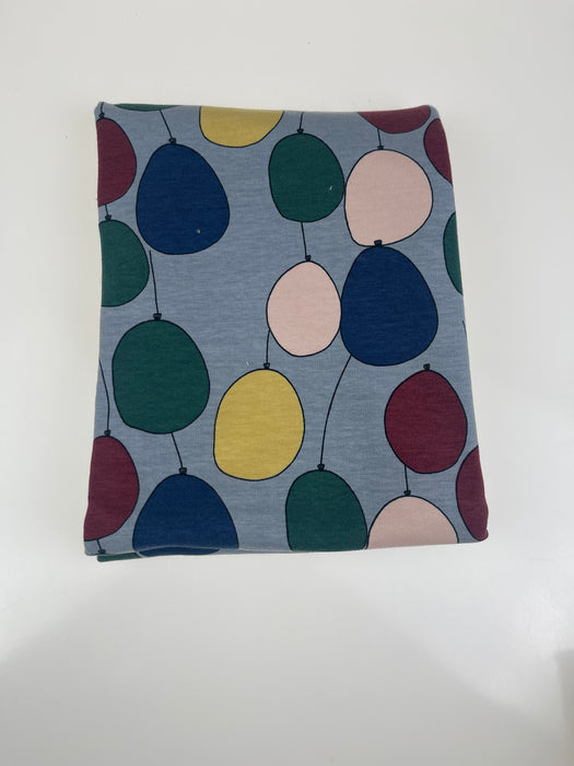 BALOONS GREEN BLUE GREY COLLEGE